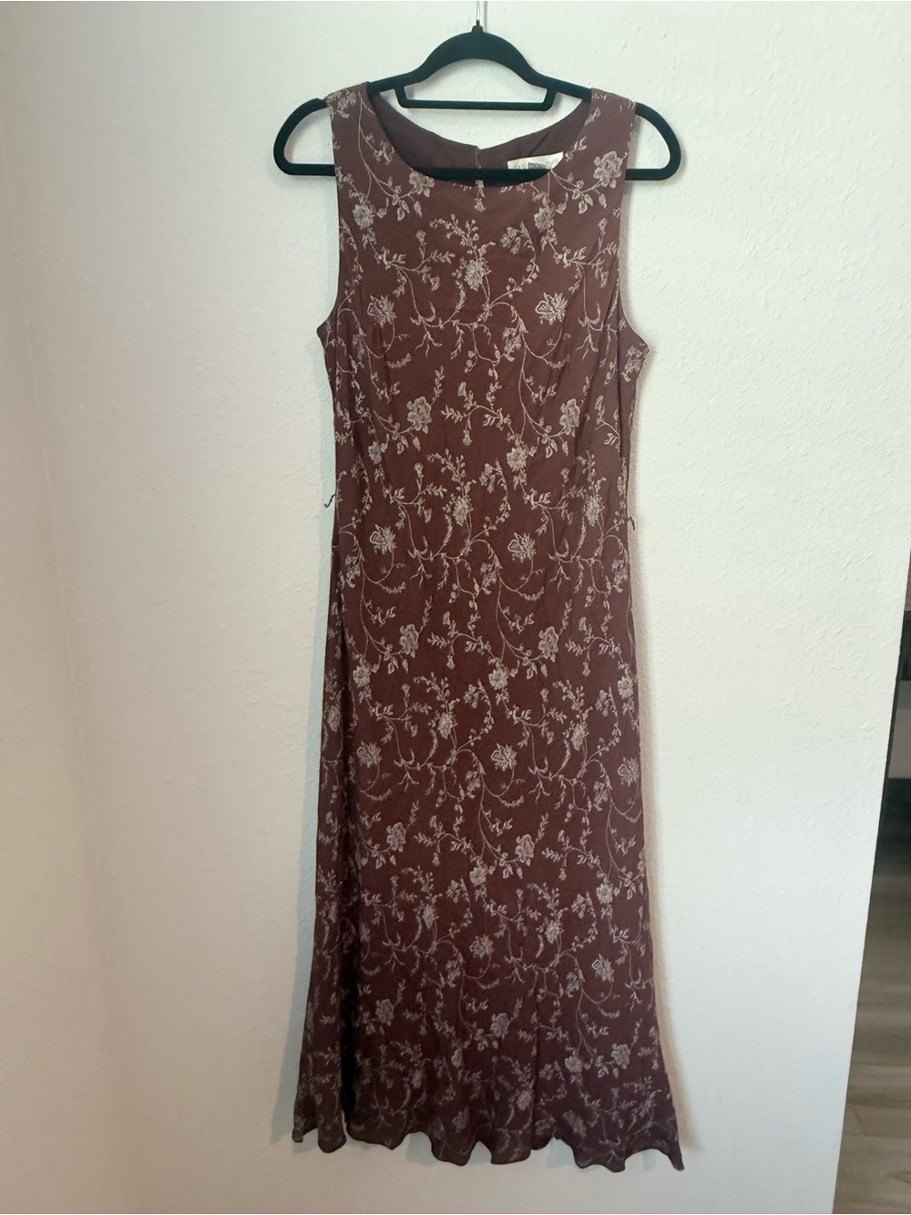 Vintage Casual Corner Sleeveless Maxi Dress in Brown with Cream Floral Print